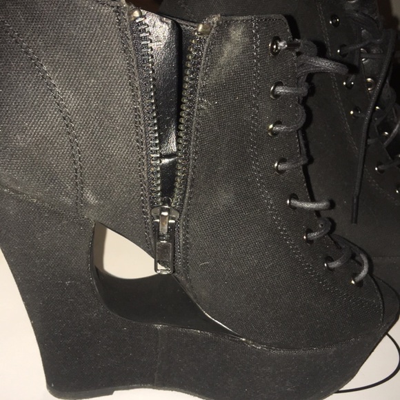 Steve Madden Dylonn Black Wedges - Picture 3 of 4